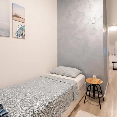 Loft With 2 Bedrooms - Historical District Apartment *